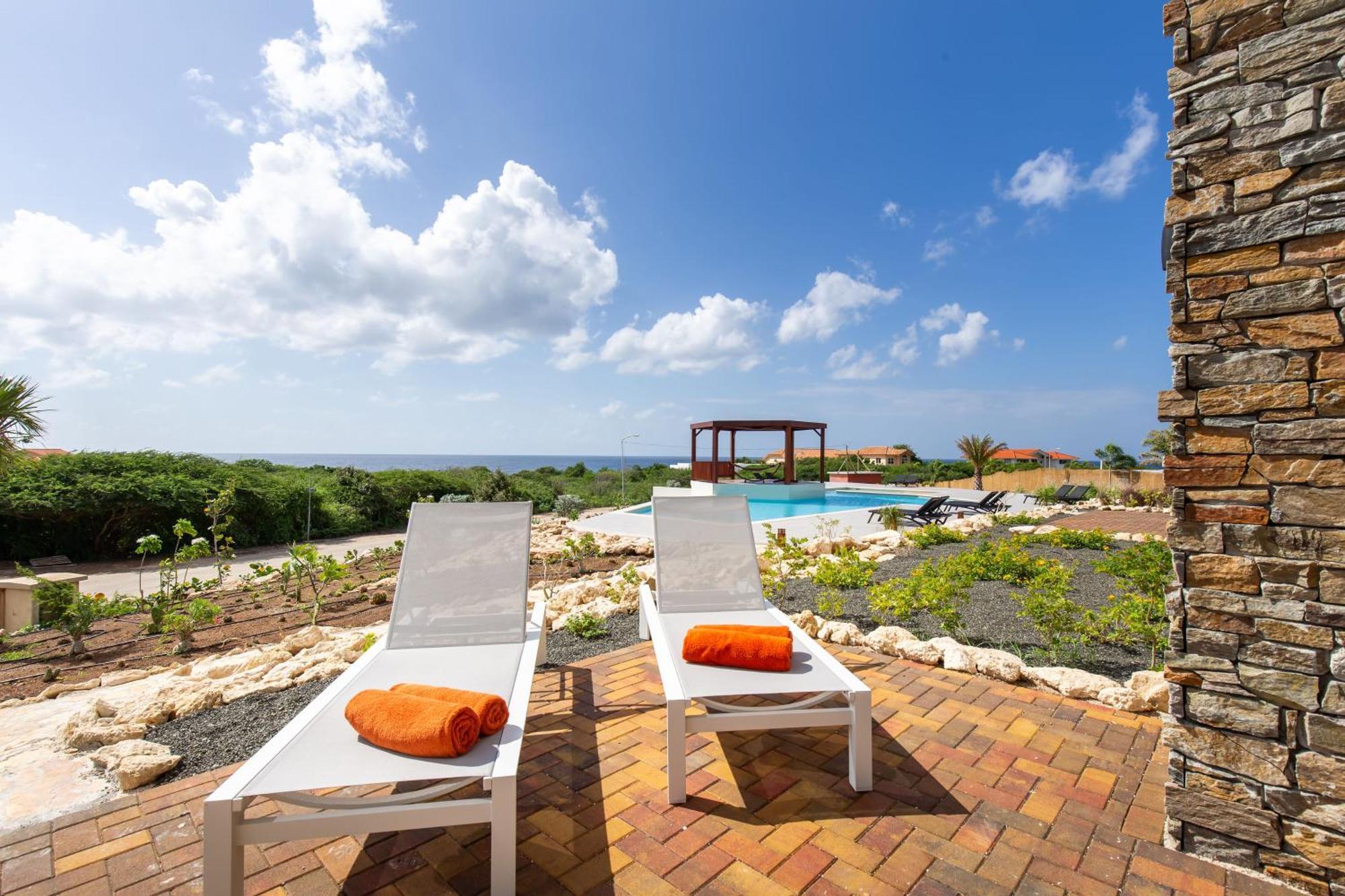 Coral Estate Ocean View Apartments Вилемстад Екстериор снимка