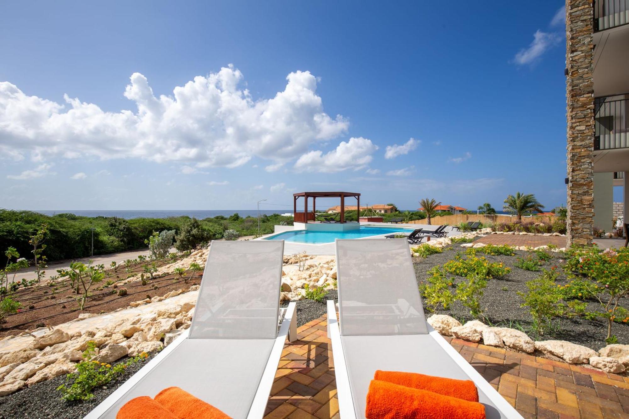 Coral Estate Ocean View Apartments Вилемстад Екстериор снимка